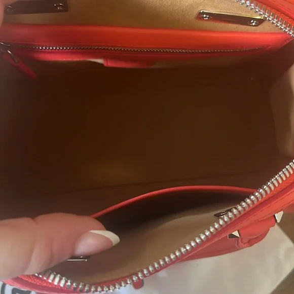 MCM Vibrant salmon purse/satchel - Picture 4 of 7